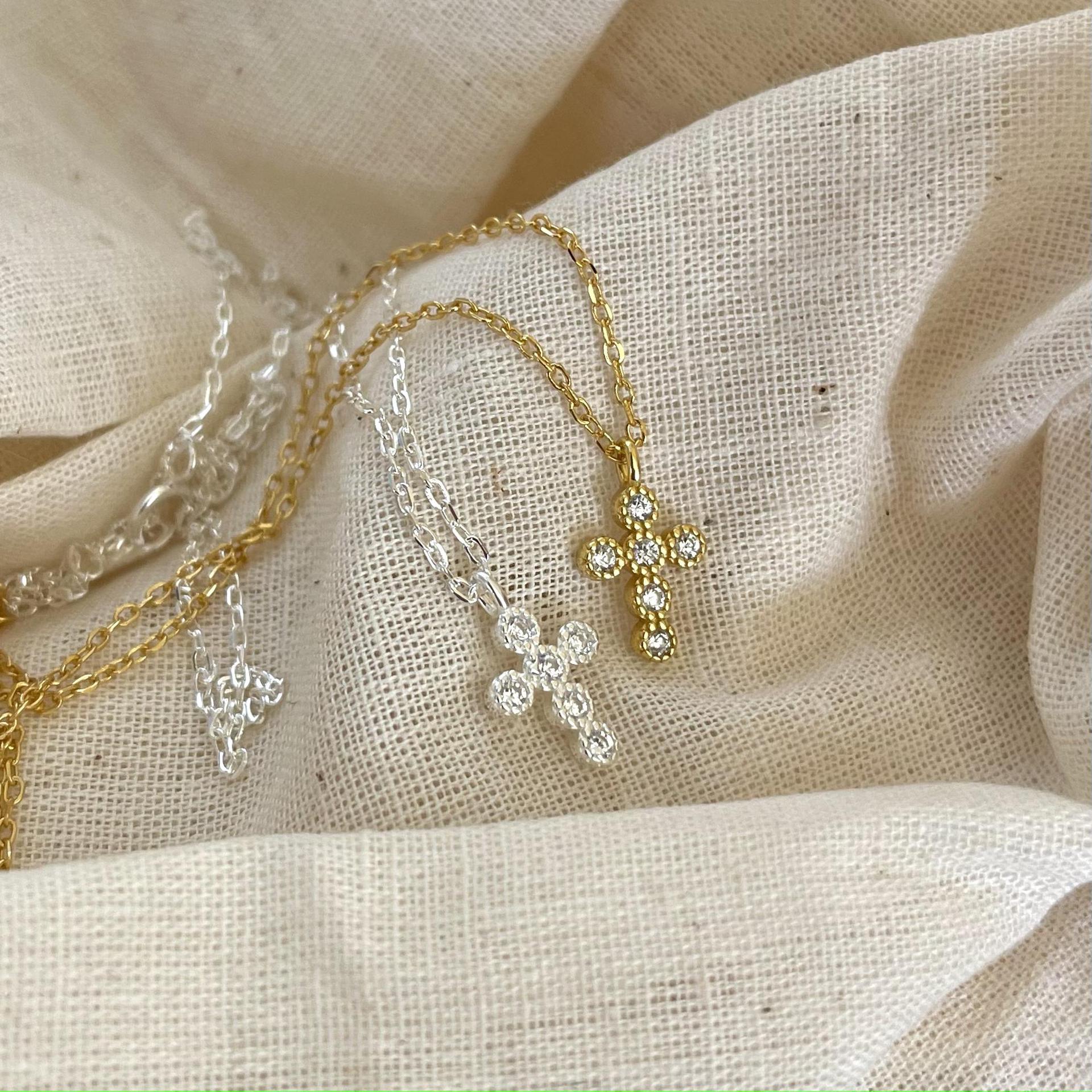 O1CN01ZWkDzb1K9Sp3ssBsD_!!3066791121-0-cib Sterling Silver Zircon Cross Necklace - Image 1