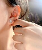 Timeless Glow Earrings - Image 4