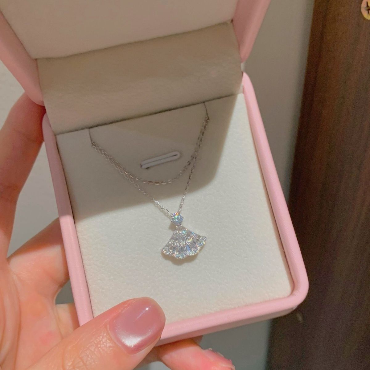 O1CN01oMbYFn1WEIelLoRtF_!!2220872172756-0-cib Honey Glow Necklace - Image 1
