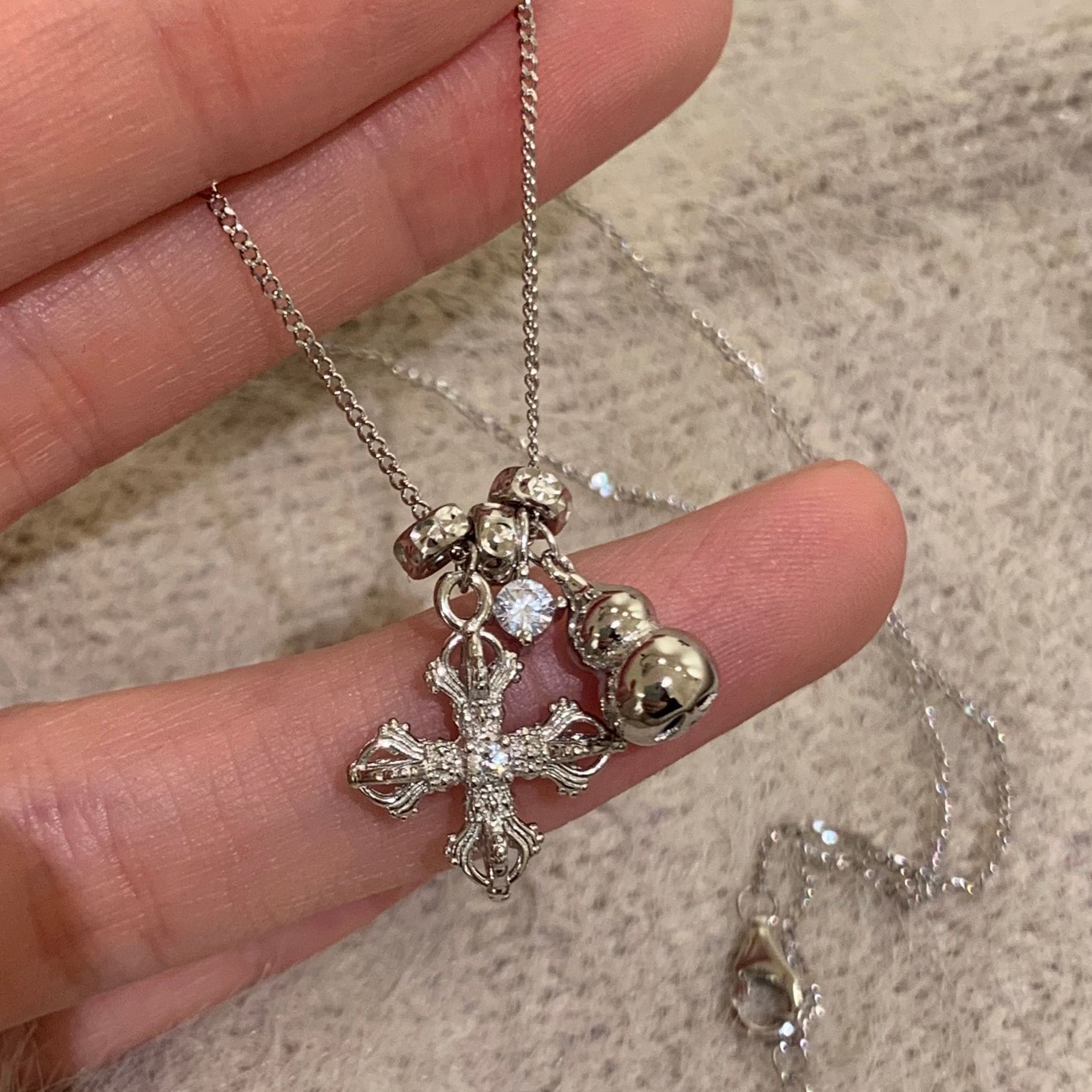 O1CN0103oy1H1G8lzMBQU33_!!2210040900578-0-cib Crystal Pop Necklace - Image 1